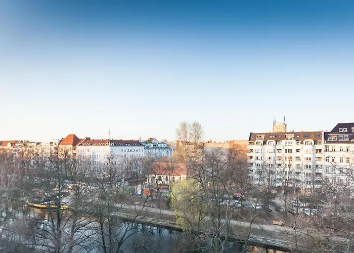 The Maybach - Rooftop Living Xberg, 1br, 1 Living Room, Group & Family Friendly, 2 - 4 Guests