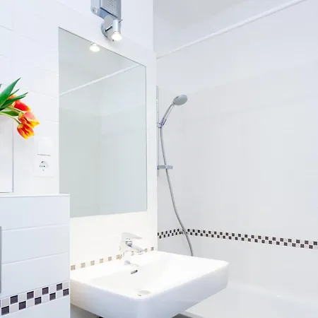 The Maybach - Rooftop Living Xberg, 1br, 1 Living Room, Group & Family Friendly, 2 - 4 Guests * Berlim