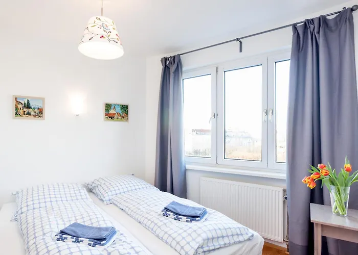 The Maybach - Rooftop Living Xberg, 1br, 1 Living Room, Group & Family Friendly, 2 - 4 Guests