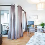 The Maybach - Rooftop Living Xberg, 1br, 1 Living Room, Group & Family Friendly, 2 - 4 Guests