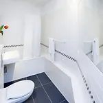 The Maybach - Rooftop Living Xberg, 1br, 1 Living Room, Group & Family Friendly, 2 - 4 Guests Διαμέρισμα