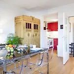 The Maybach - Rooftop Living Xberg, 1br, 1 Living Room, Group & Family Friendly, 2 - 4 Guests * Berlin