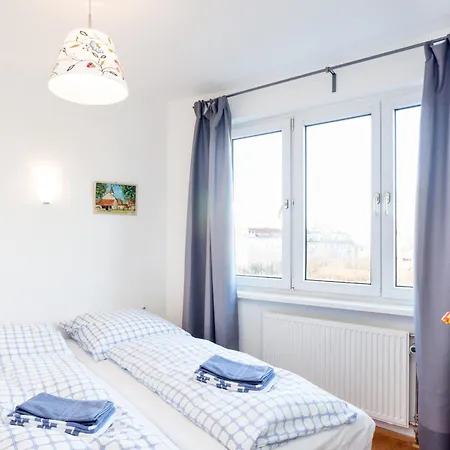 The Maybach - Rooftop Living Xberg, 1br, 1 Living Room, Group & Family Friendly, 2 - 4 Guests